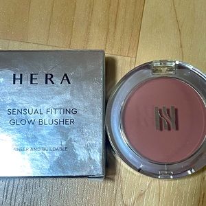 HERA Sensual Fitting Glow Blusher 103 Hidden Mauve 6g. Expired 2026